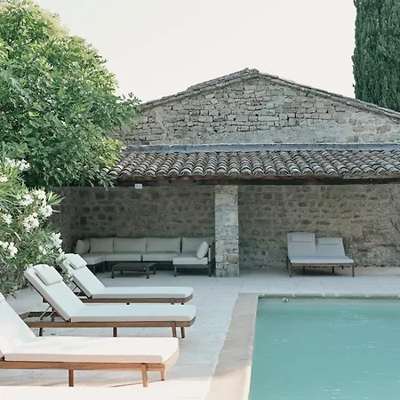 Vila Le Petit Mas Des Hirondelles *